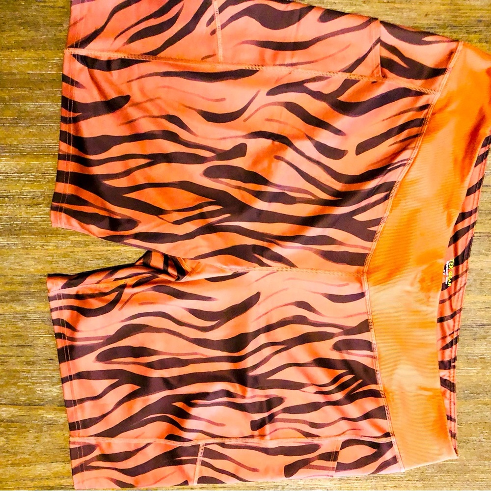 Tek gear plus size work out shorts with pockets